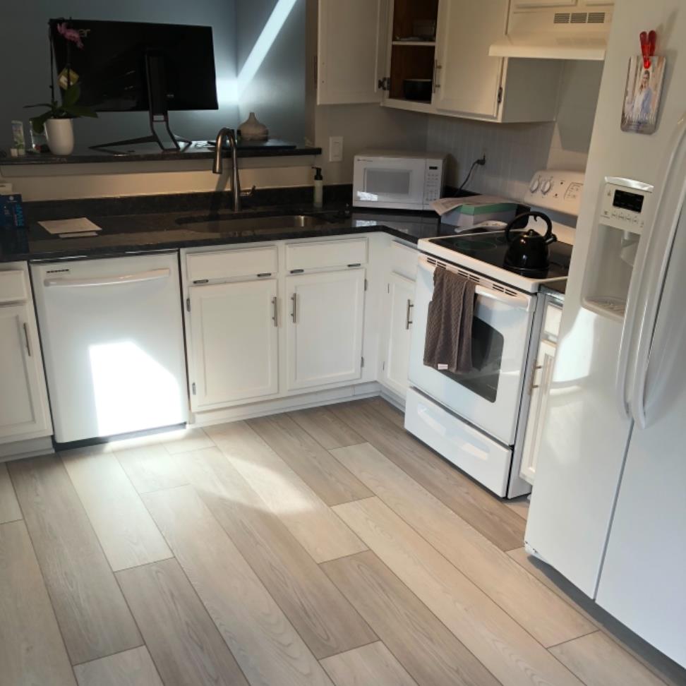 Luxury Vinyl Plank Install In Entire, How To Install Vinyl Plank Flooring In A Kitchen