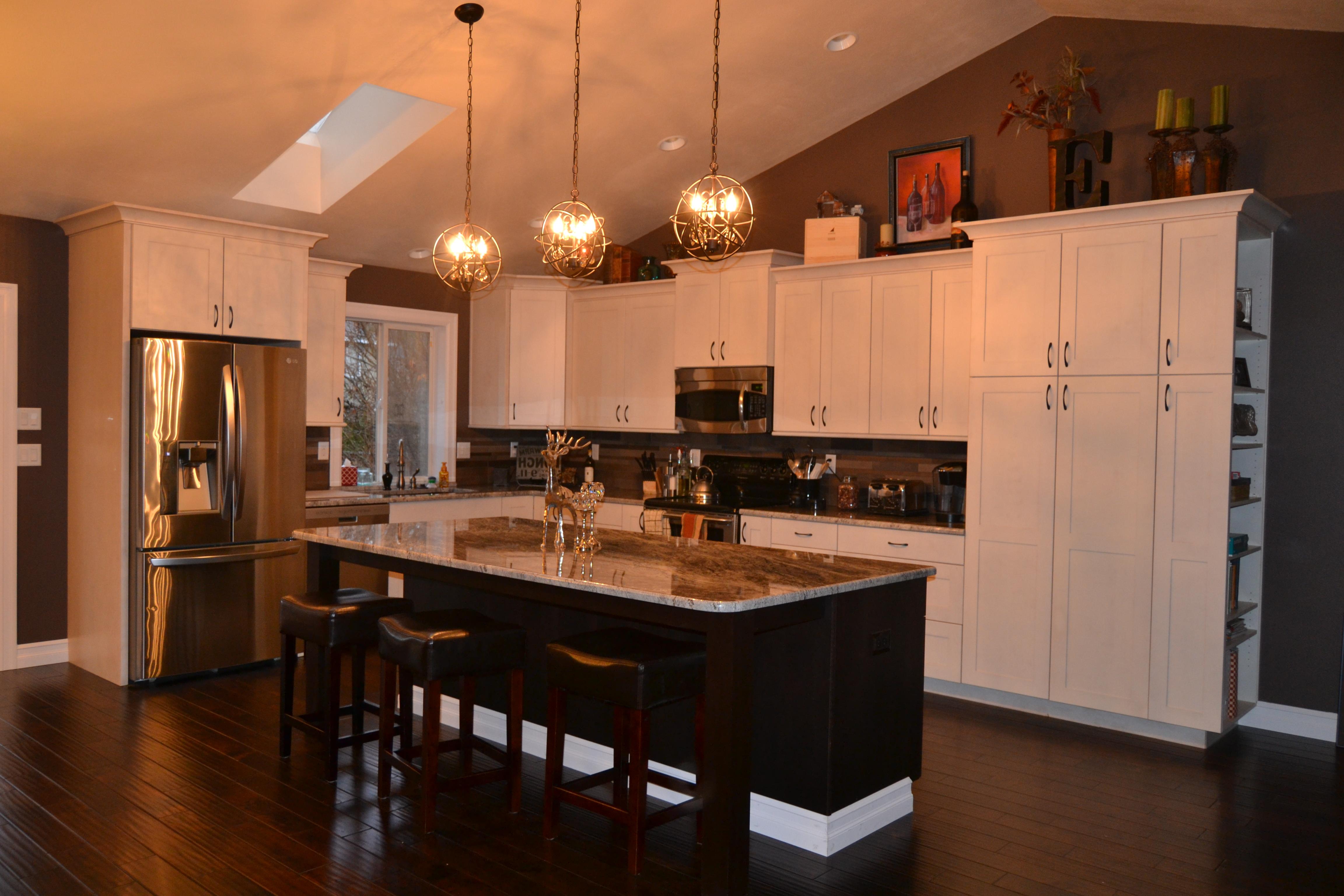 Simple and Clean Kitchen | ProSource Wholesale