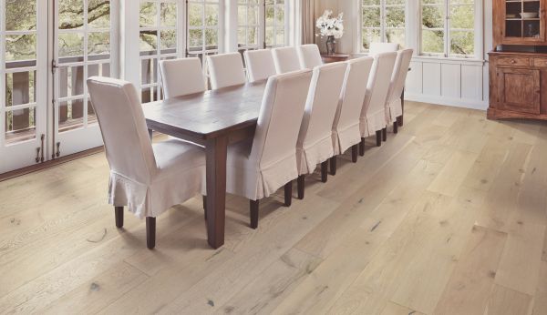  Avienda Hardwood