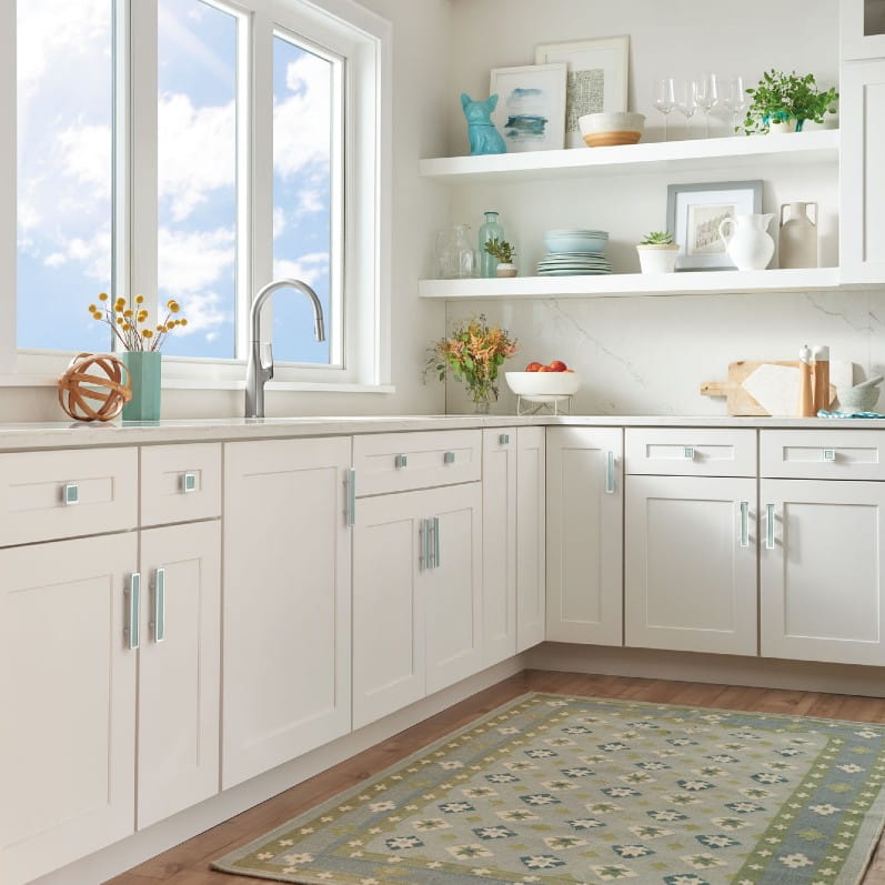 Atlas Cabinet Hardware in Kitchen Scene