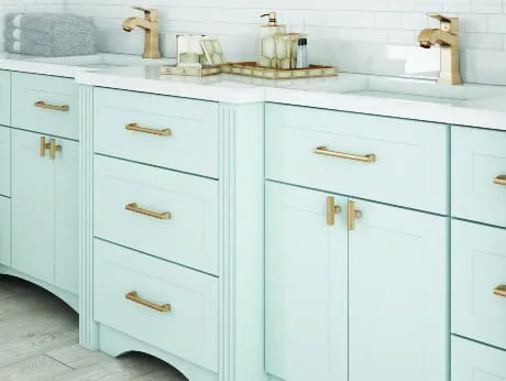 Gold Atlas Hardware in Kitchen Scene