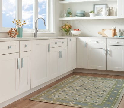 Atlas Cabinet Hardware in Kitchen Scene