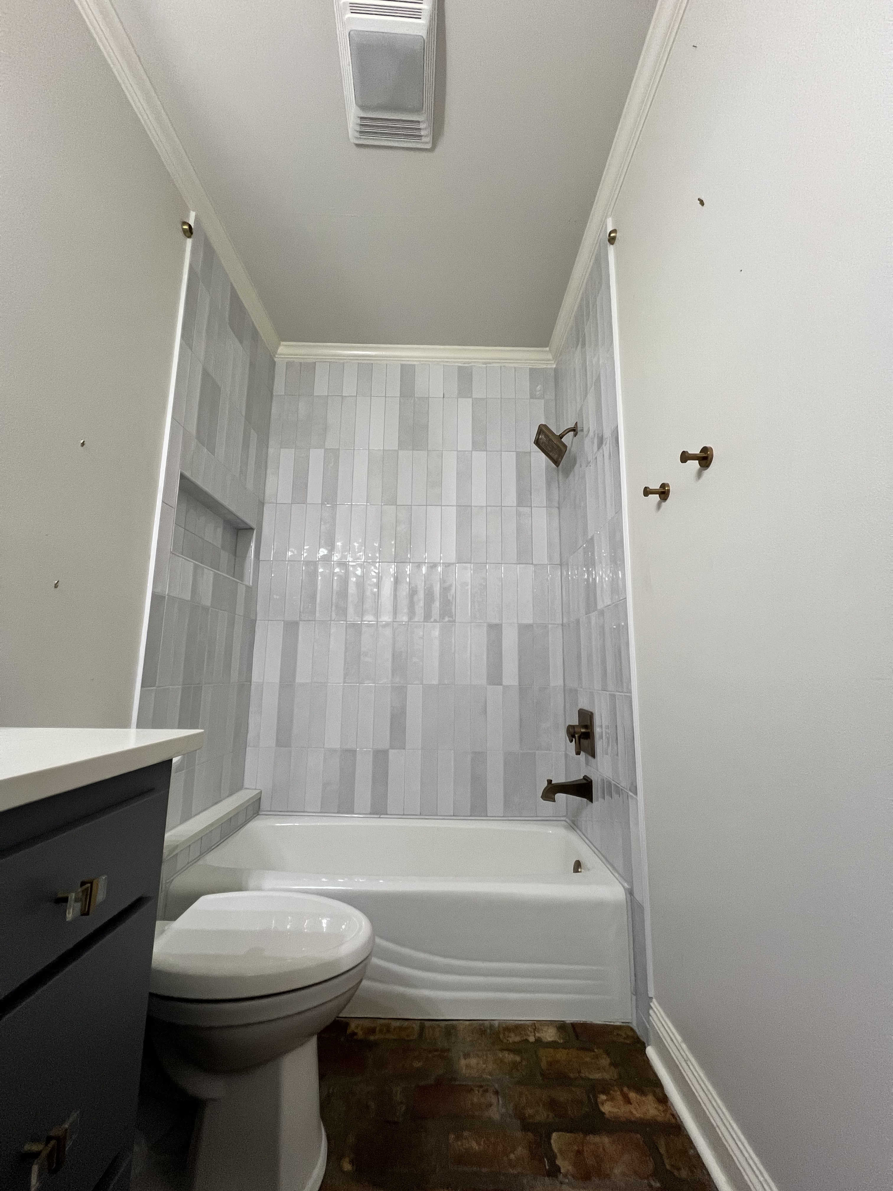 Hamilton TubShower Wall