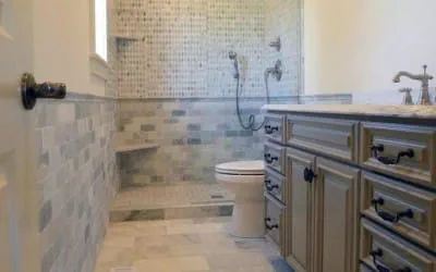 Stunning bathroom with floor and wall tile