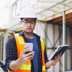 Trade pro utilizing online project management tools